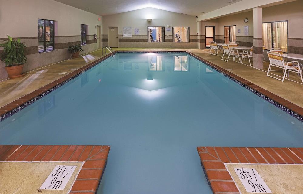 La Quinta By Wyndham Midwest - Tinker Afb Hotel