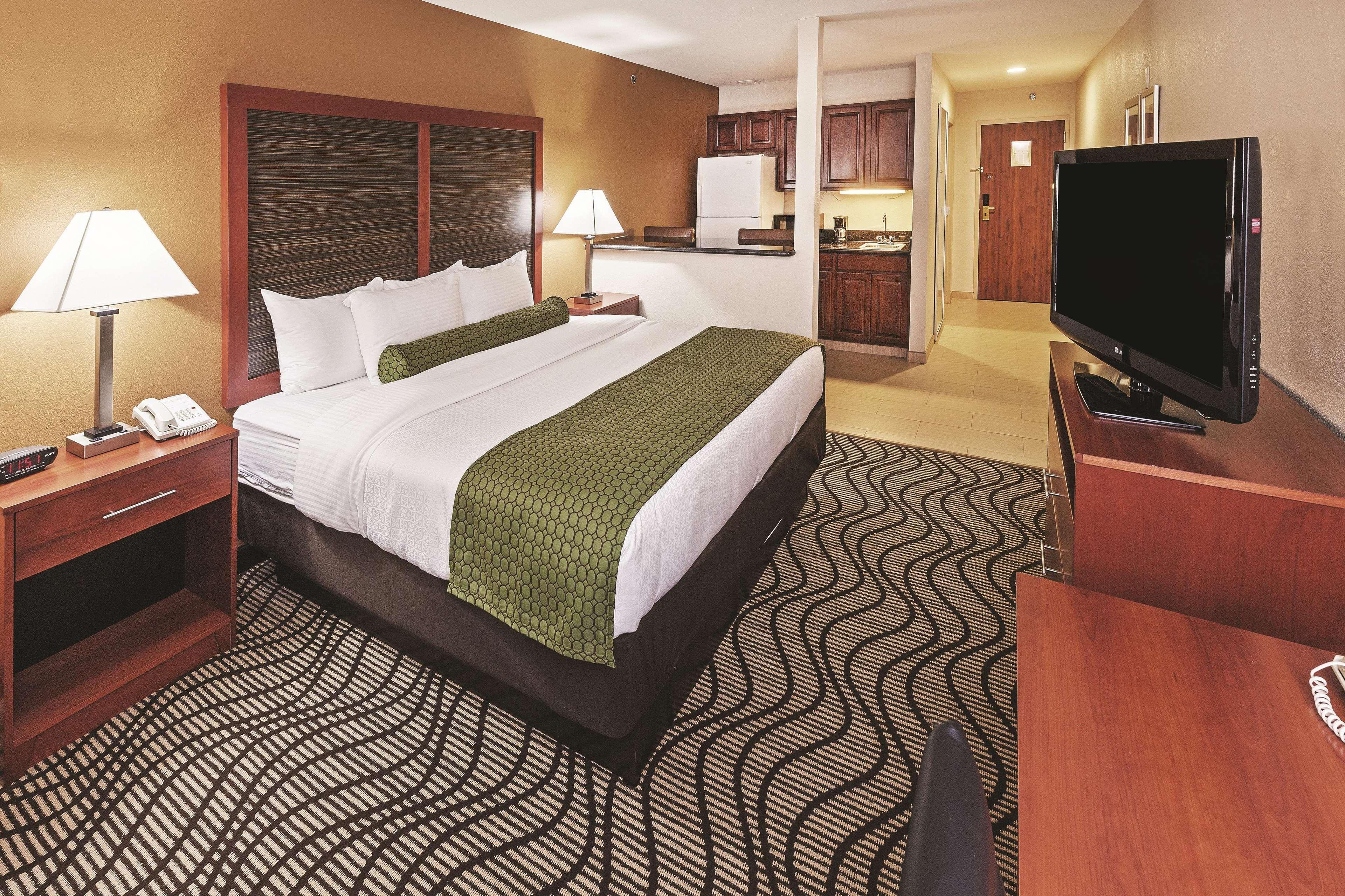 Hotel La Quinta By Wyndham Midwest - Tinker Afb 3*