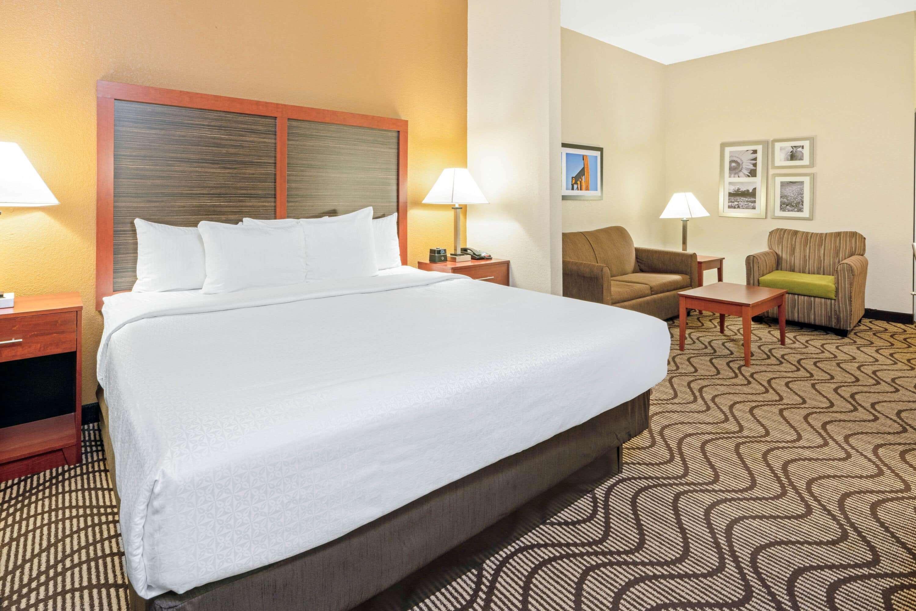 La Quinta By Wyndham Midwest - Tinker Afb Hotel