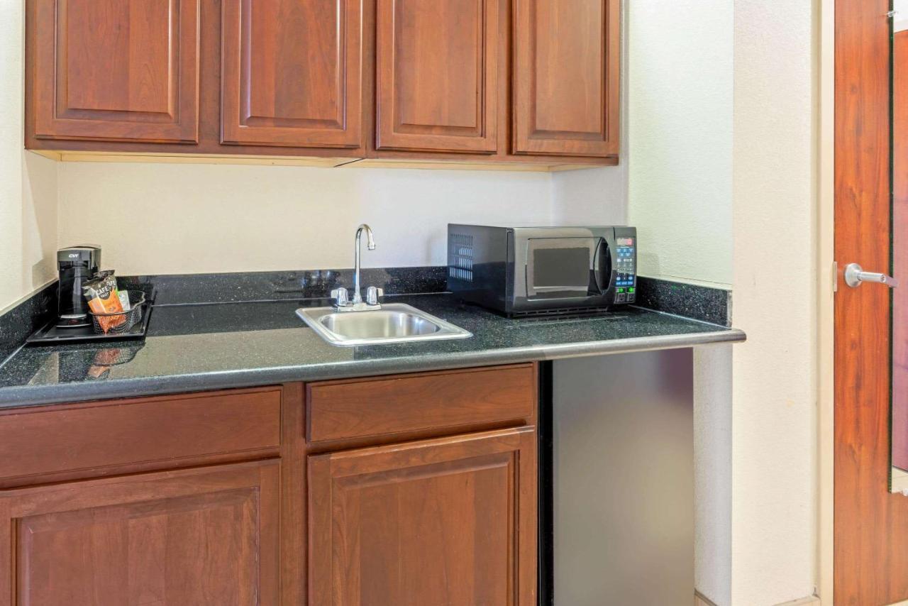 Hotel La Quinta By Wyndham Midwest - Tinker Afb Midwest City